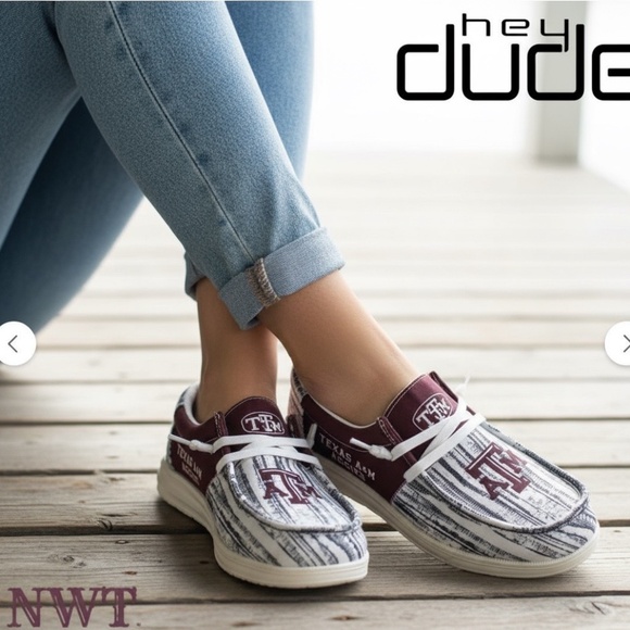 Texas A&M Aggies Hey Dude shoes - SZ 7 - Picture 1 of 7
